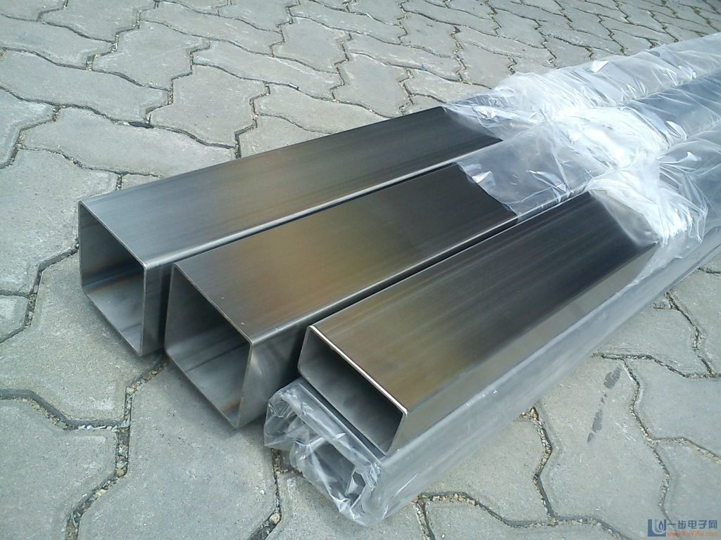 Welded Hollow Stainless Steel Tube 0.8-6mm Thickness 0.03mm Outer Diameter